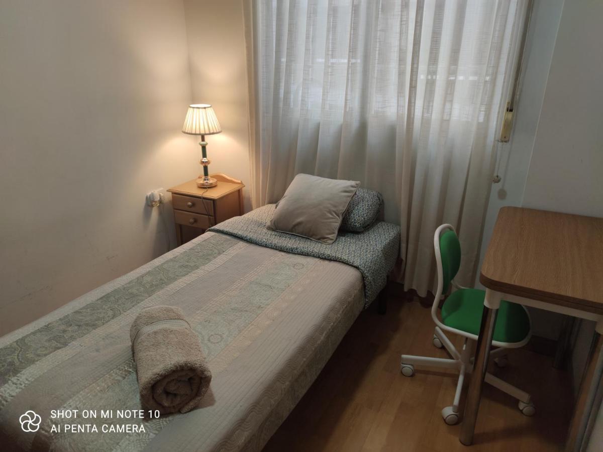 Апартаменти Habitacion L Мадрид Екстер'єр фото